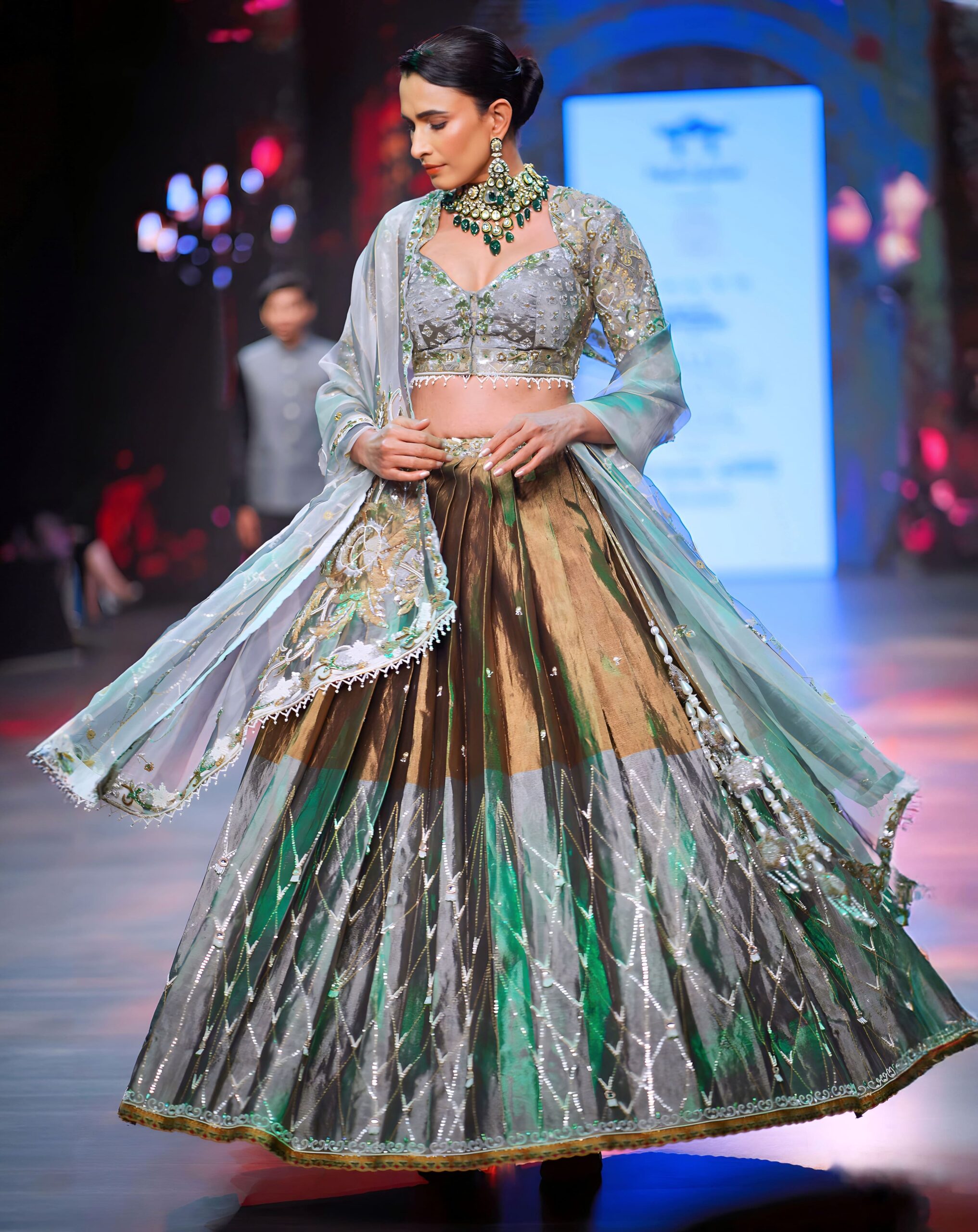 ITRH kaleen lehenga