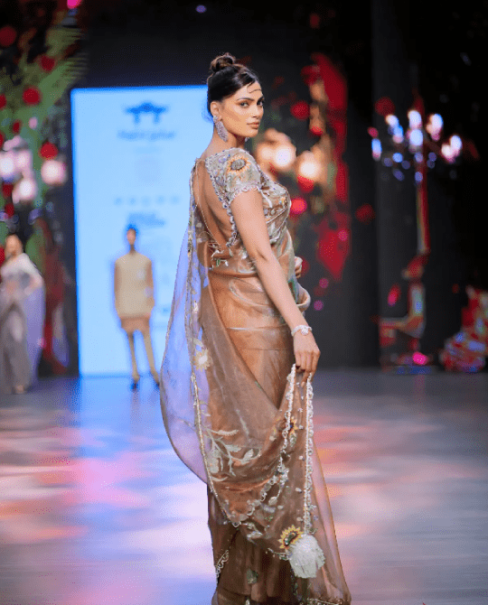 Shell Mogra itrh saree - Image 2