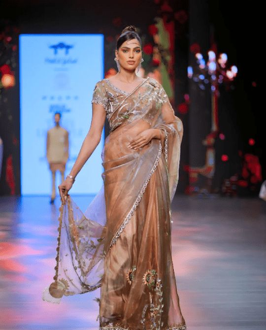 Shell Mogra itrh saree - Image 3