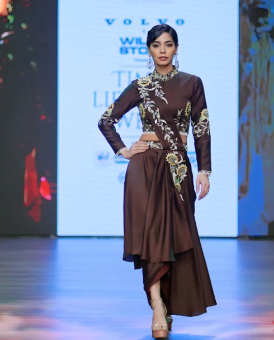 Kafee sunflower drape saree - Image 3