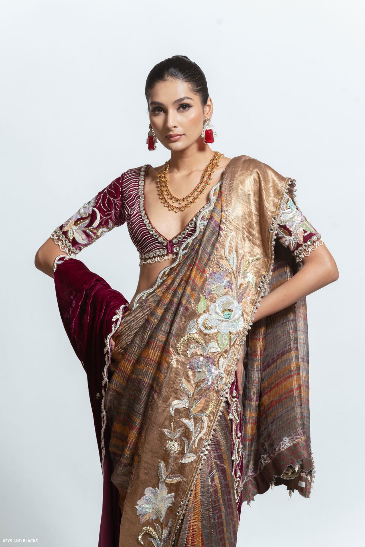 The Gulzaar Taupe-Maroon Accent Saree - Image 3